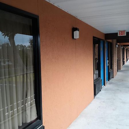 Super Value Inn Valdosta Bagian luar foto