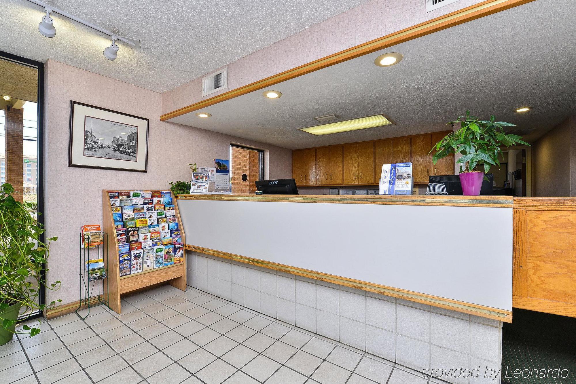 Super Value Inn Valdosta Bagian luar foto