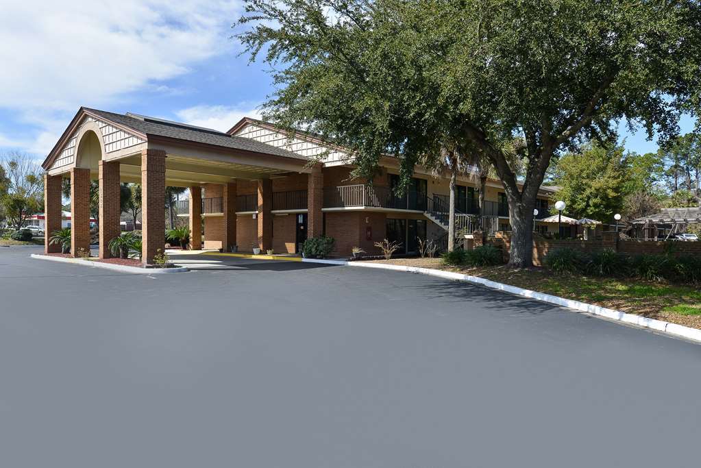 Super Value Inn Valdosta Bagian luar foto