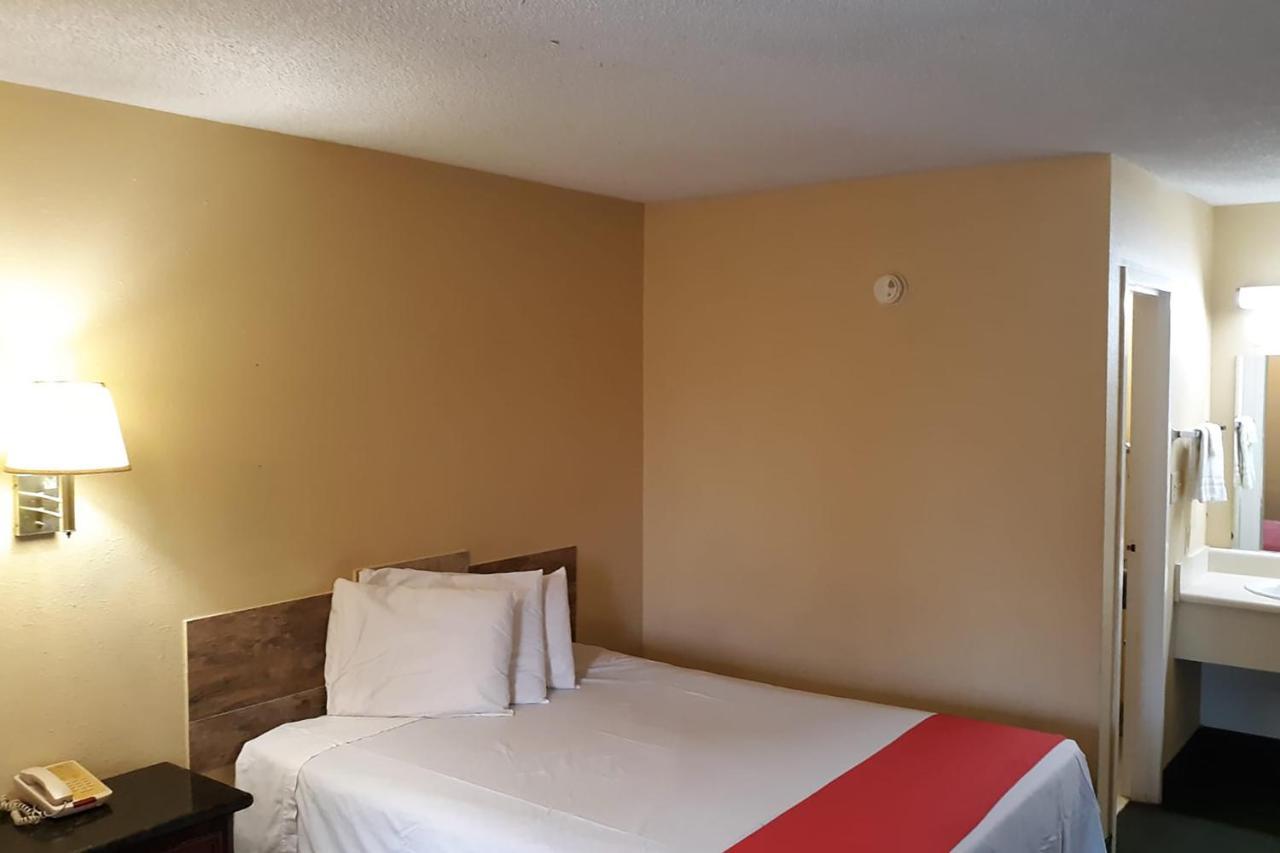 Super Value Inn Valdosta Bagian luar foto