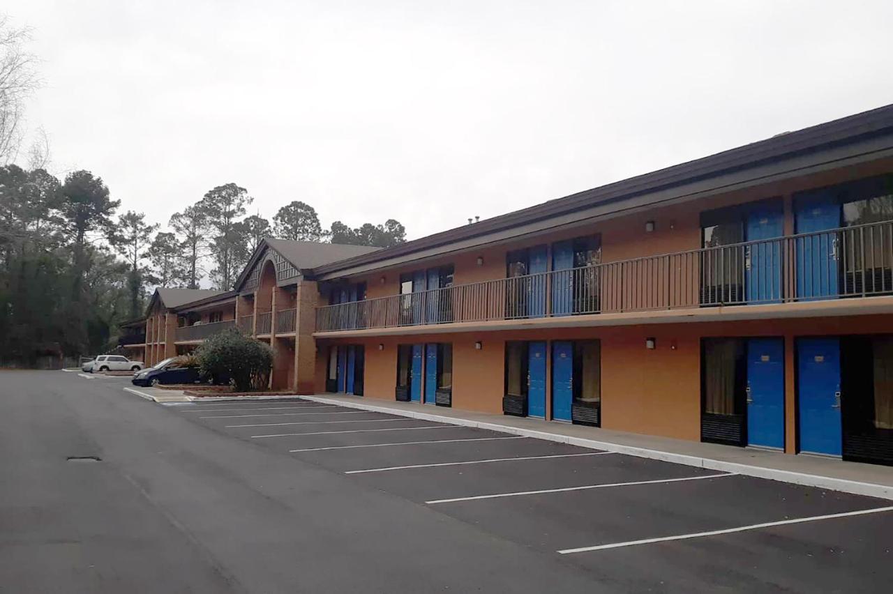 Super Value Inn Valdosta Bagian luar foto