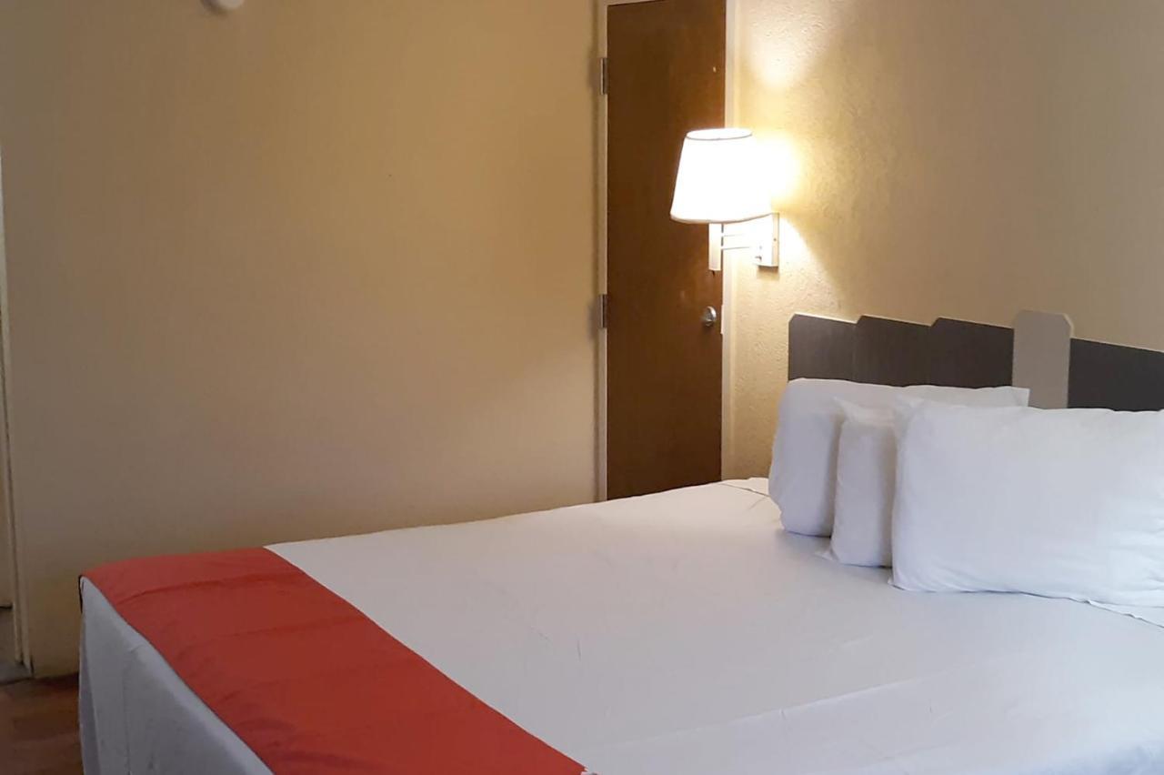 Super Value Inn Valdosta Bagian luar foto