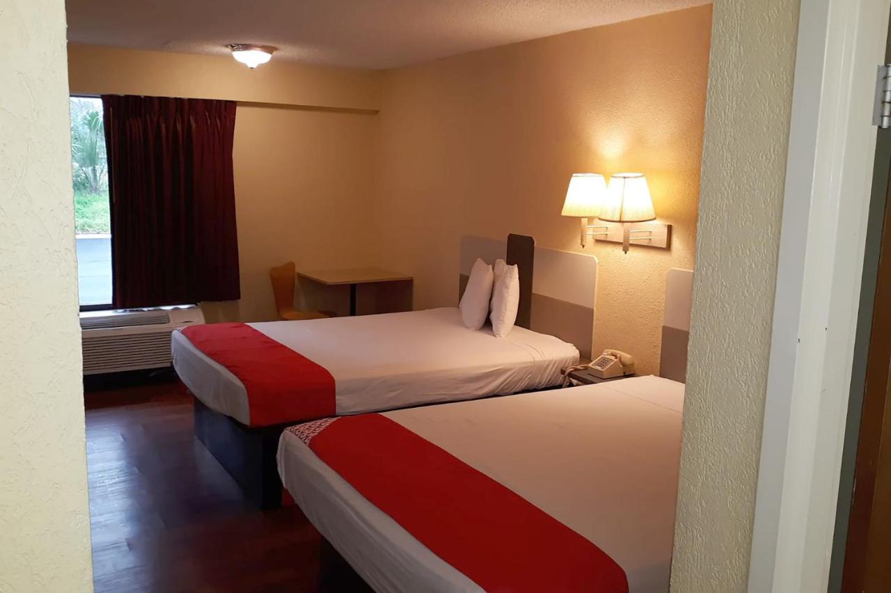 Super Value Inn Valdosta Bagian luar foto