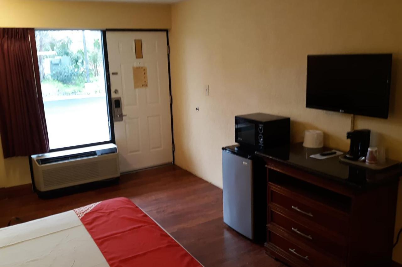 Super Value Inn Valdosta Bagian luar foto